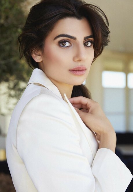 Claudia Doumit 美しいポルノスター 画像