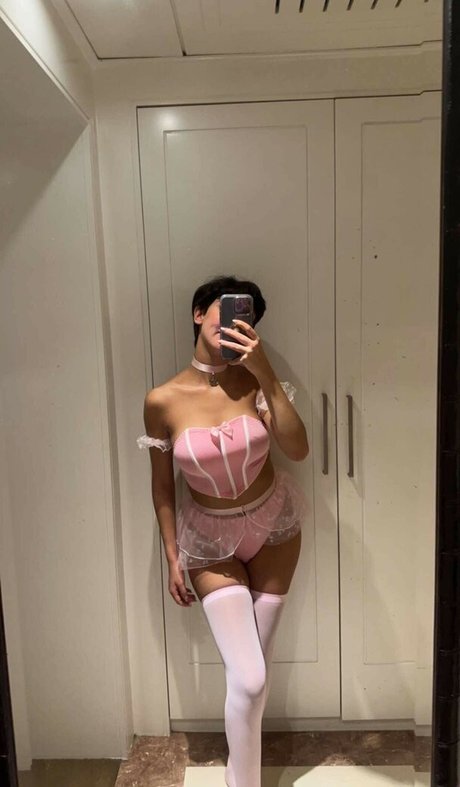 Roz Idrissi HD女優 ギャラリー