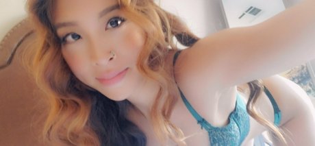 アジア人のタトゥー OnlyFans ホット 画像