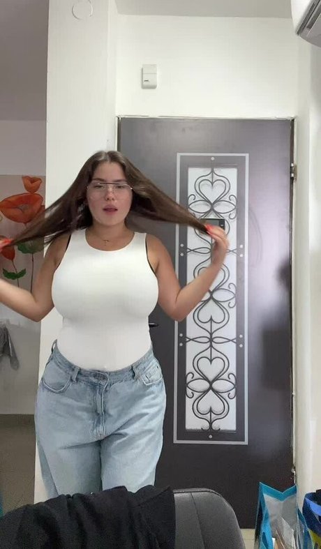 Tamar Abuchzira xxx女優 写真