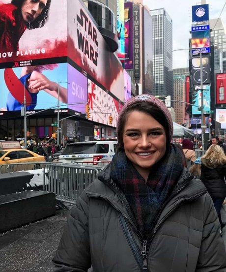 Hallie Clark HD女優 写真