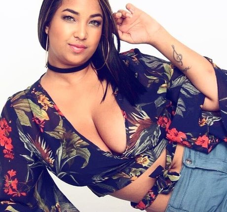 客室乗務員 OnlyFans 無料xxx 写真