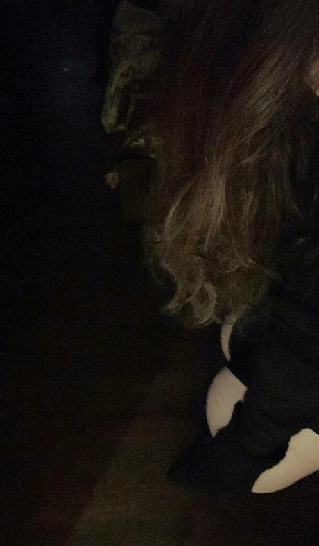 M uselessbeauty ヌードのポルノスター 写真