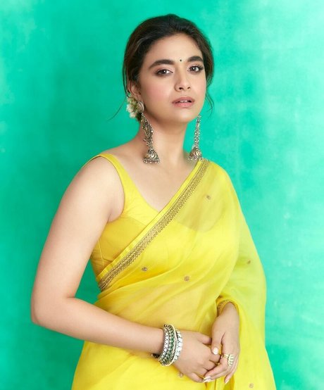 Keerthy Suresh 無料モデル 写真