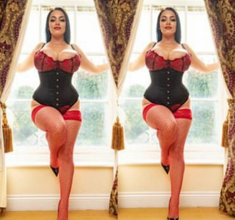 エボニーティーンオンリーファンズ 無料セクシー 写真