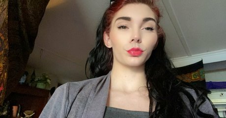 Raven Hite 可愛い女優 ギャラリー