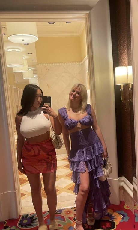 Megfromsnap ポルノスター アート ギャラリー