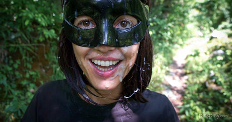 おばあちゃんの巨乳OnlyFans ホットヌード 写真