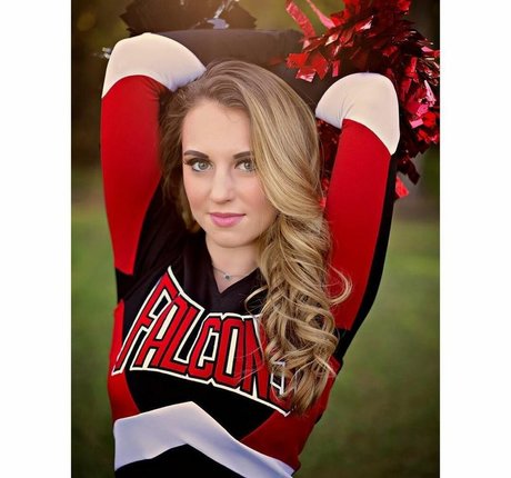 Emilee Atchley セックスモデル 画像