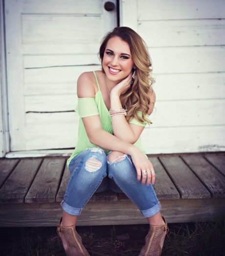 Emilee Atchley 高品質のスター 写真