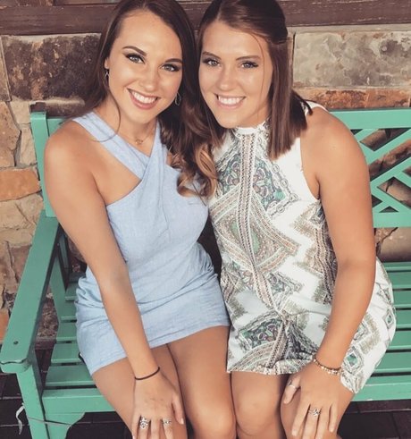 Emilee Atchley 無料スター 画像