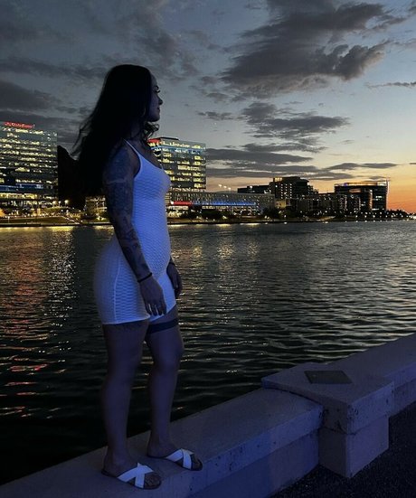 lalawlsn ポルノ女優 画像