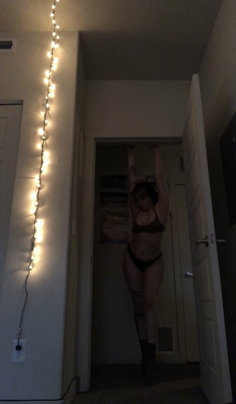 OnlyFansの無料動画 セクシー 画像