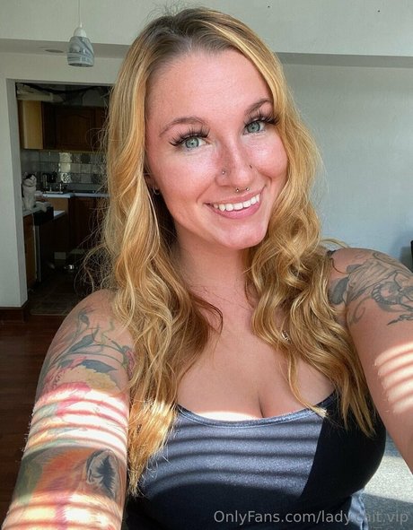 黒髪の熟女OnlyFans ホットポルノ 写真