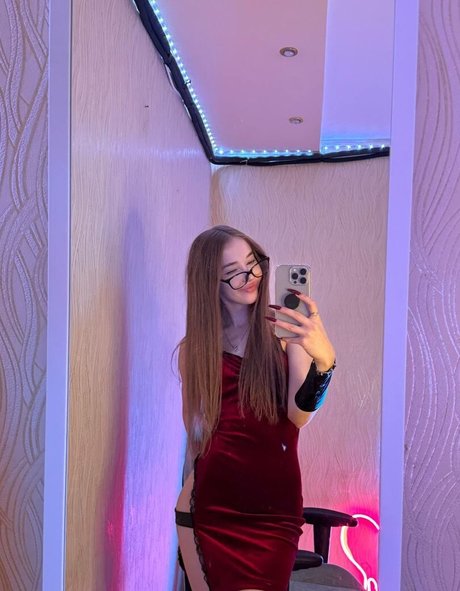 Yglichh アダルトモデル 写真