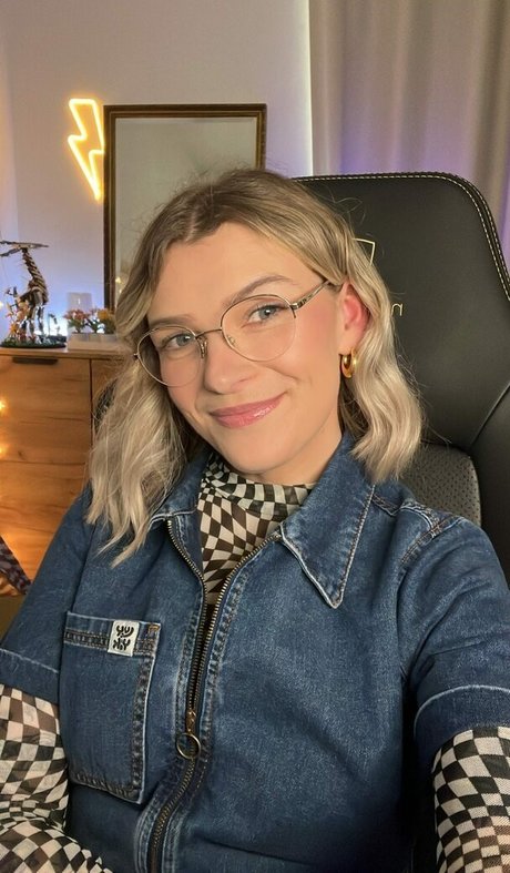 Emmalition ポルノスター セクシー 写真