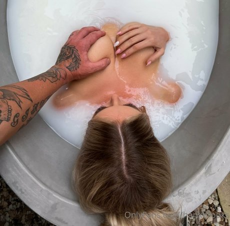 ビキニストリップOnlyFans 無料ポルノ 写真