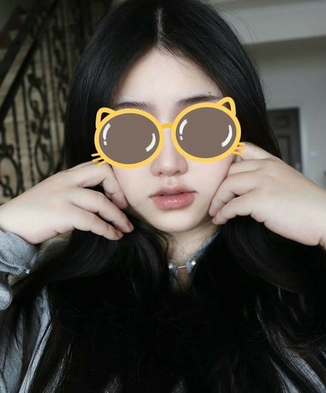 Pisheneva eva アダルト女優 画像