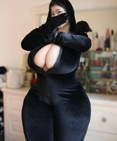 Pisheneva eva ホットなモデル アーカイブ