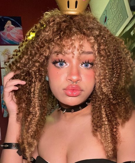 Eden s Garden ASMR かわいいポルノスター 写真