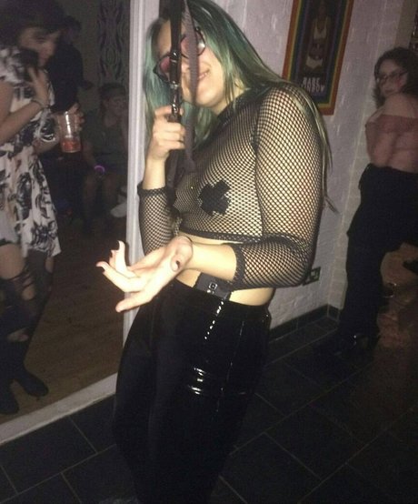 Saskia0 美しいポルノスター ギャラリー