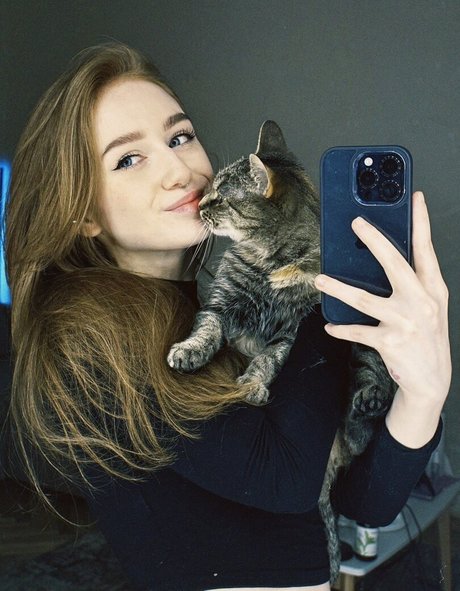 曲線美のティーンズOnlyFans ホットヌード ギャラリー