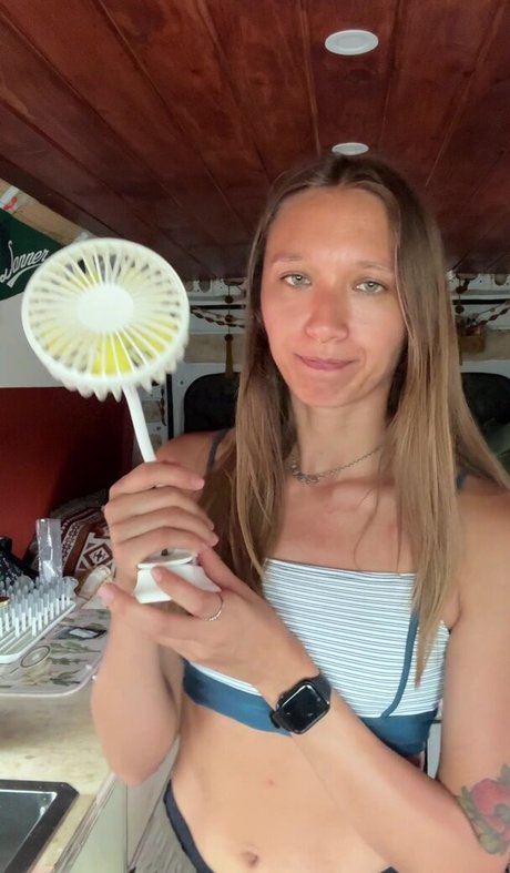 Nikita Crump HDモデル ギャラリー