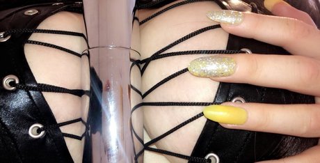 射精 顔射 OnlyFans 美しい裸 画像