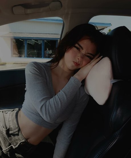 Carly Mai スター xxx 写真