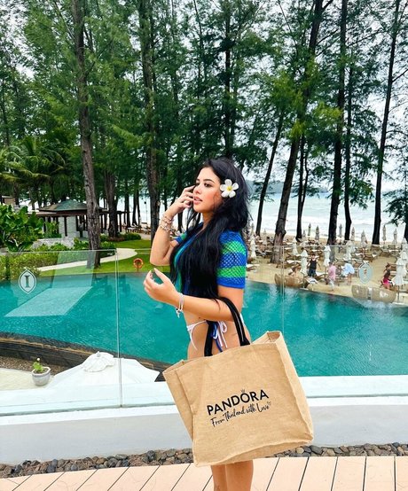 Cinthia Cruz ホットモデル 写真