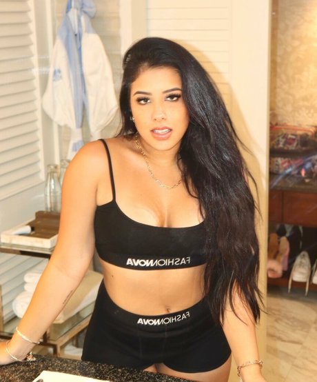 Cinthia Cruz ポルノスター セックス 写真