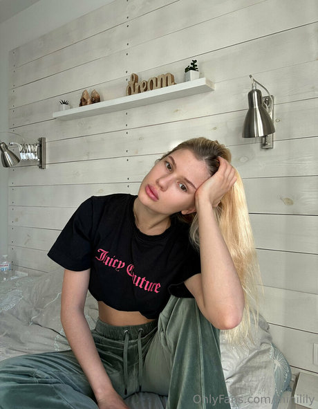 美しいベイビーOnlyFans ホットポルノ 写真