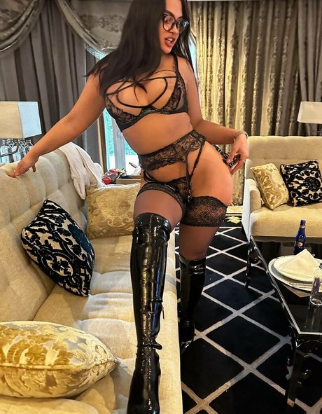 alsu tatar ポルノスター 写真