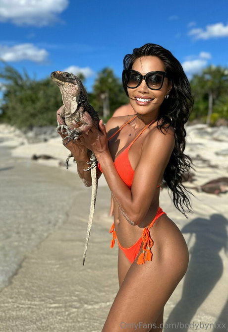 sweetnspicy1xxx 裸の女優 写真