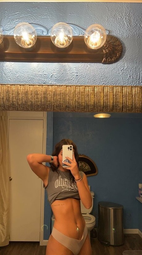 kylienelson 裸のポルノスター ギャラリー