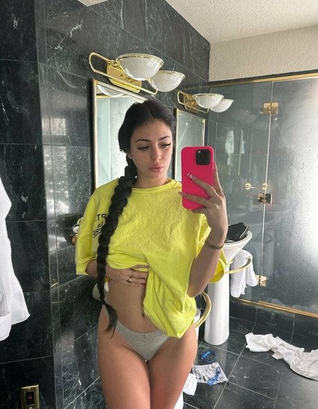 camilla araujo 高品質モデル 画像