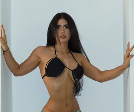 Violetta Ortiz ヌードモデル 画像