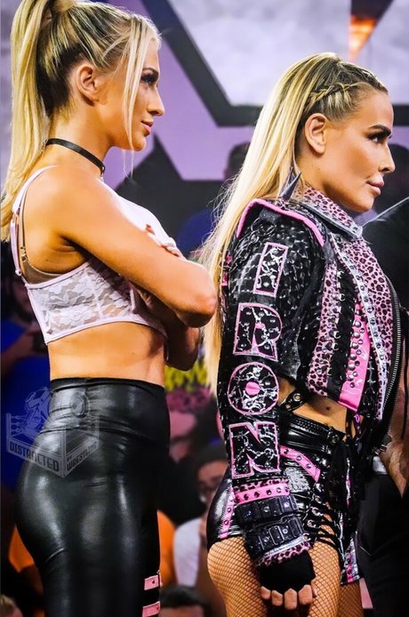 Karmen Petrovic エロティックなスター 画像