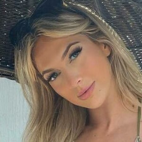 Karmen Petrovic ホットモデル ギャラリー