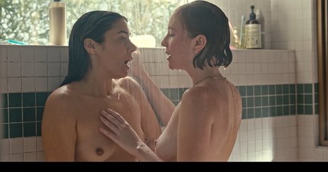 Hannah Einbinder 裸のポルノスター 画像