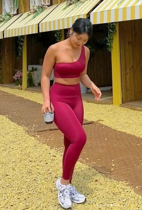 BBW 教師 OnlyFans ホットヌード 画像