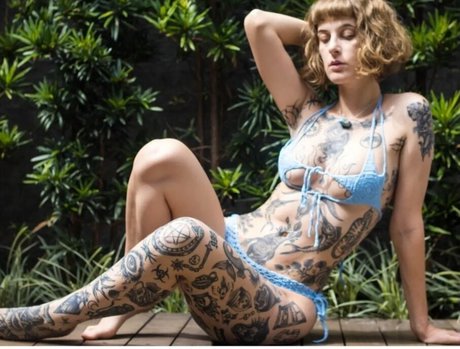 donalaura_ ポルノスター 裸 画像