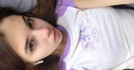 Lawwender ポルノモデル 写真