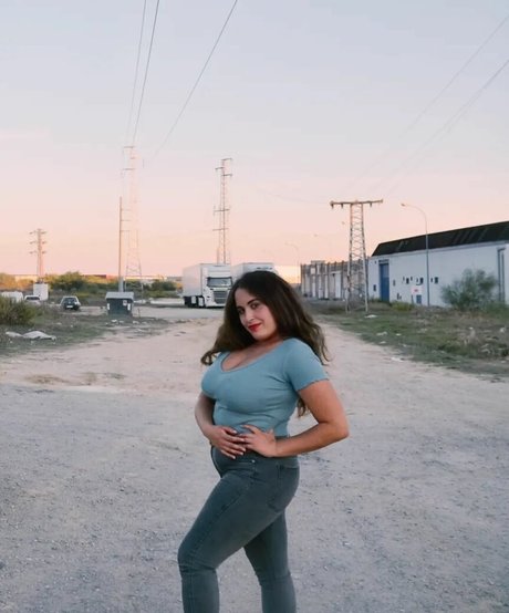 elviabombon アート女優 写真