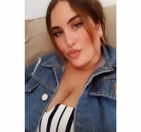 elviabombon 美しいスター 写真