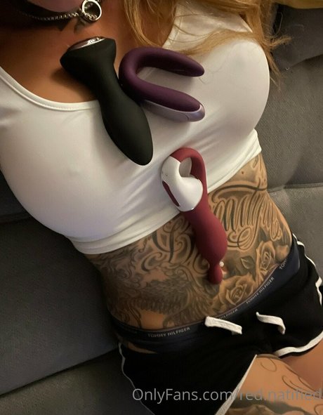 red natified ポルノモデル 画像