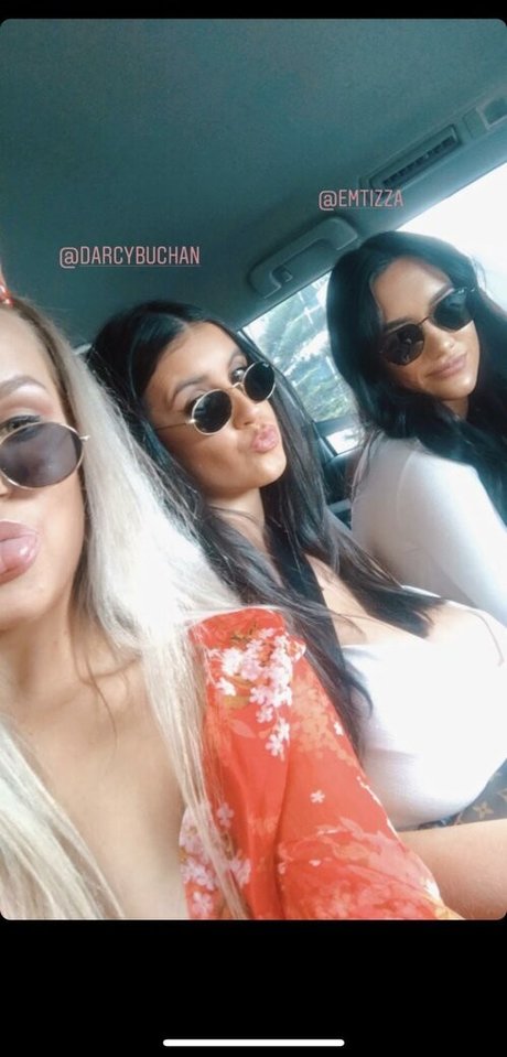 Darcy Buchan エロティックなポルノスター 写真