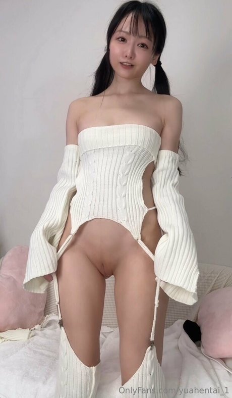 ティーンシーメールOnlyFans 美しいヌード 画像