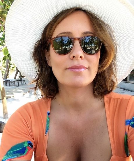 Courtney Jaye ホットなスター 写真