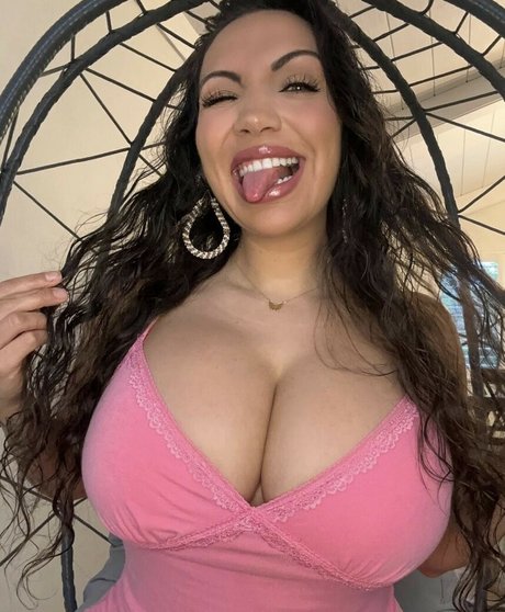 Crueltyfreecurves セックス女優 写真